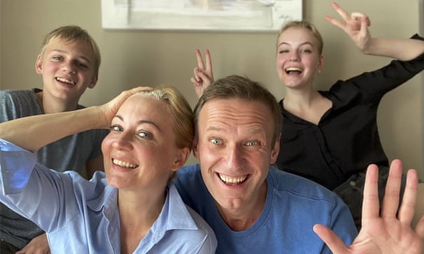 نافالني مع زوجته وأبناءه