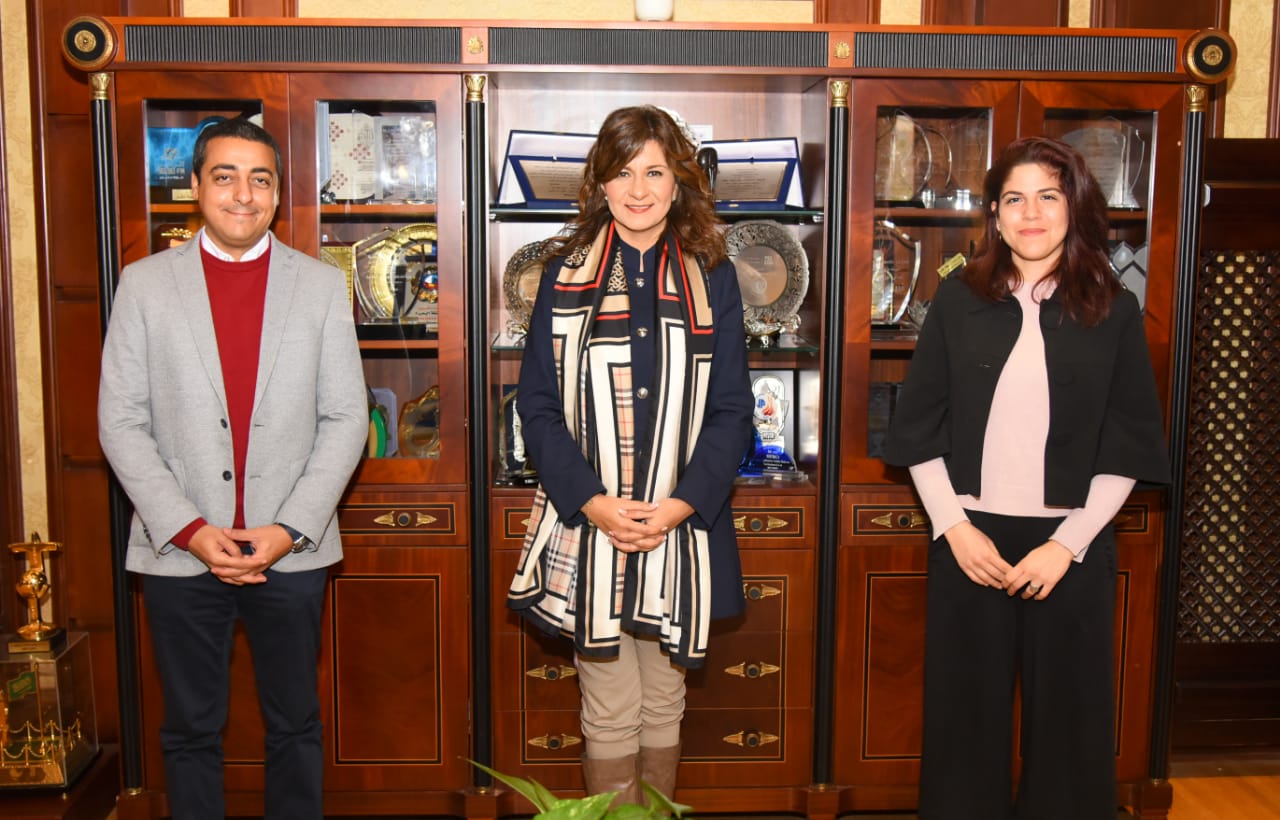 وزيرة الهجرة