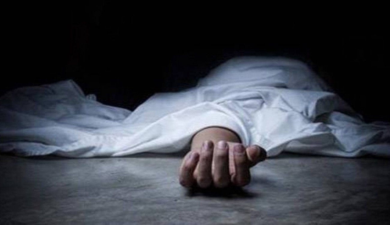 مصمم جرافيك يلقي بنفسه من اعلى سطح منزله