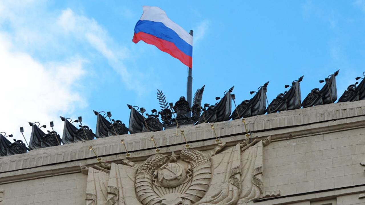 الخارجية الروسية تطرد دبلوماسيين اثنين من السفارة الهولندية