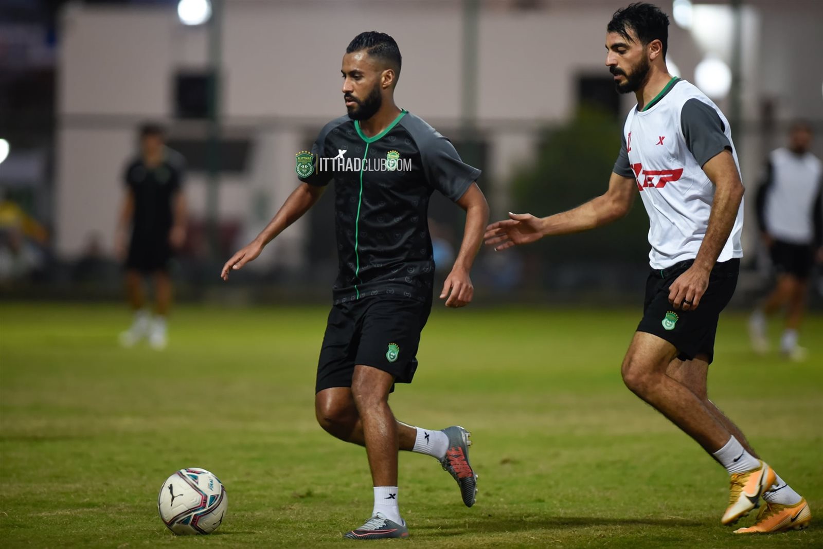حسام عاشور  حسام عاشور