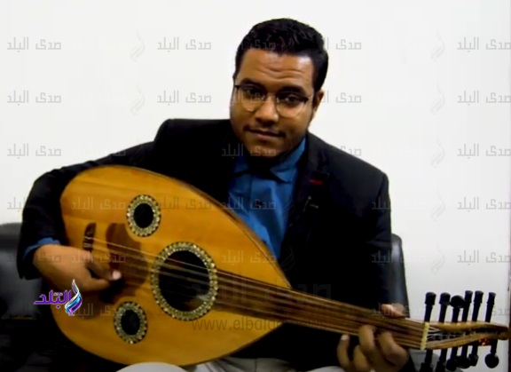 محمود المنشاوي، عازف عود 