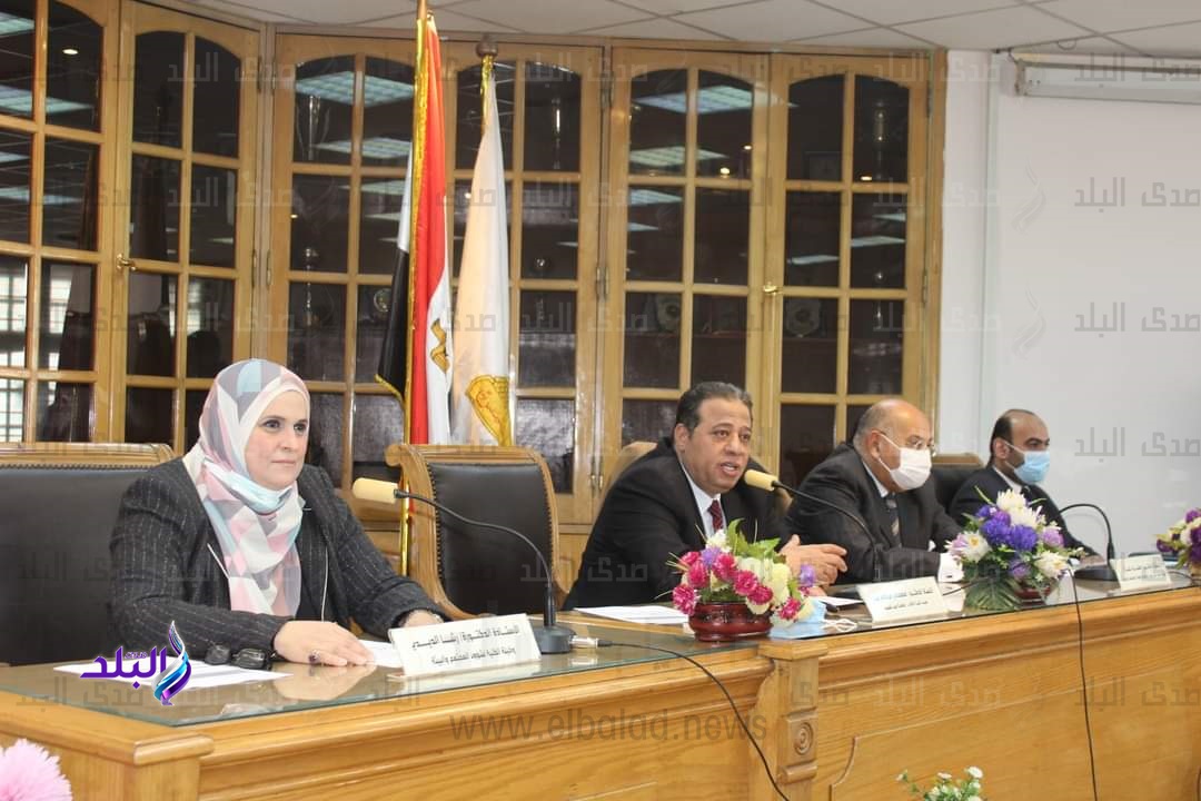 جانب من الندوة 