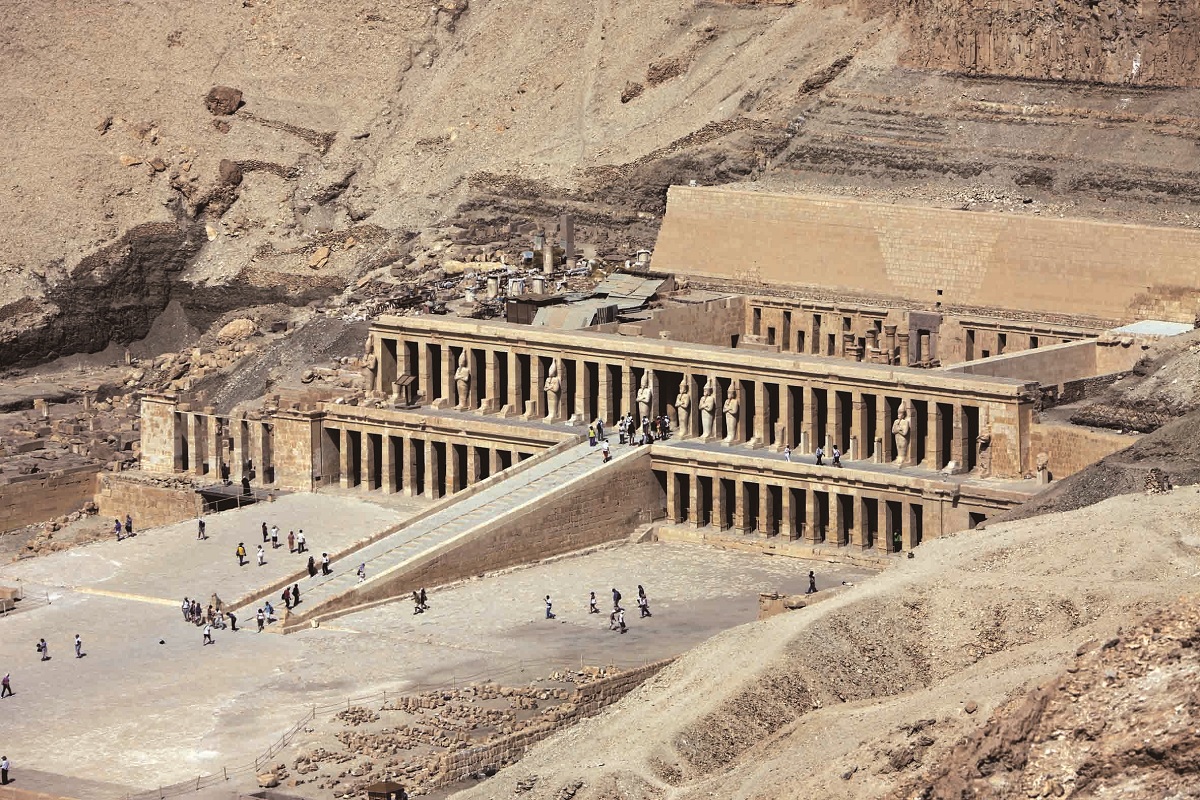 المعابد والاثار 