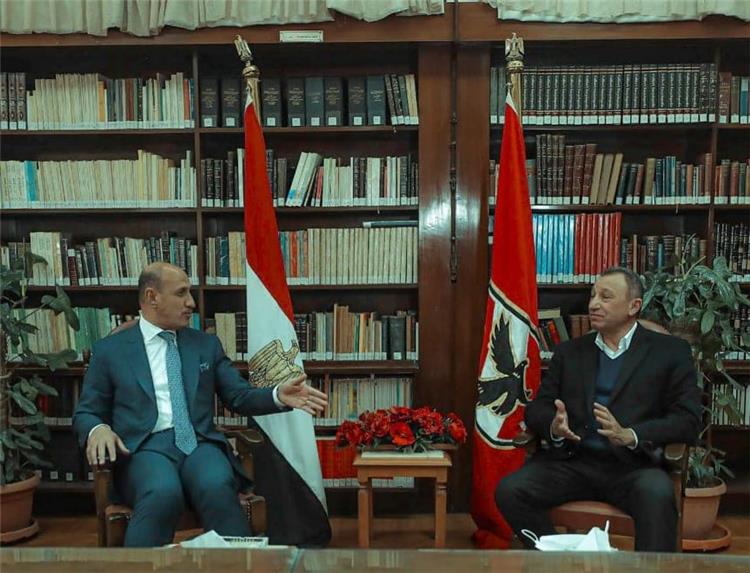 جانب من لقاء محمود الخطيب ووزير الرياضة العراقي