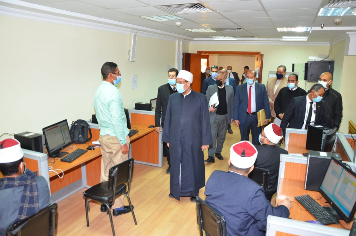 وزير الأوقاف يتفقد فعاليات التدريب بأكاديمية الأوقاف الدولية