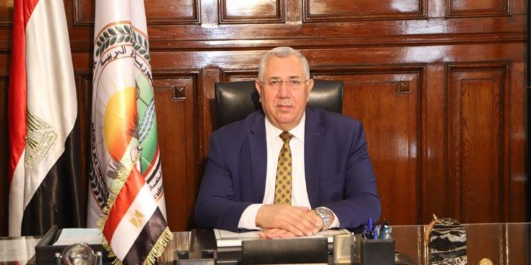 السيد القصير، وزير الزراعة،