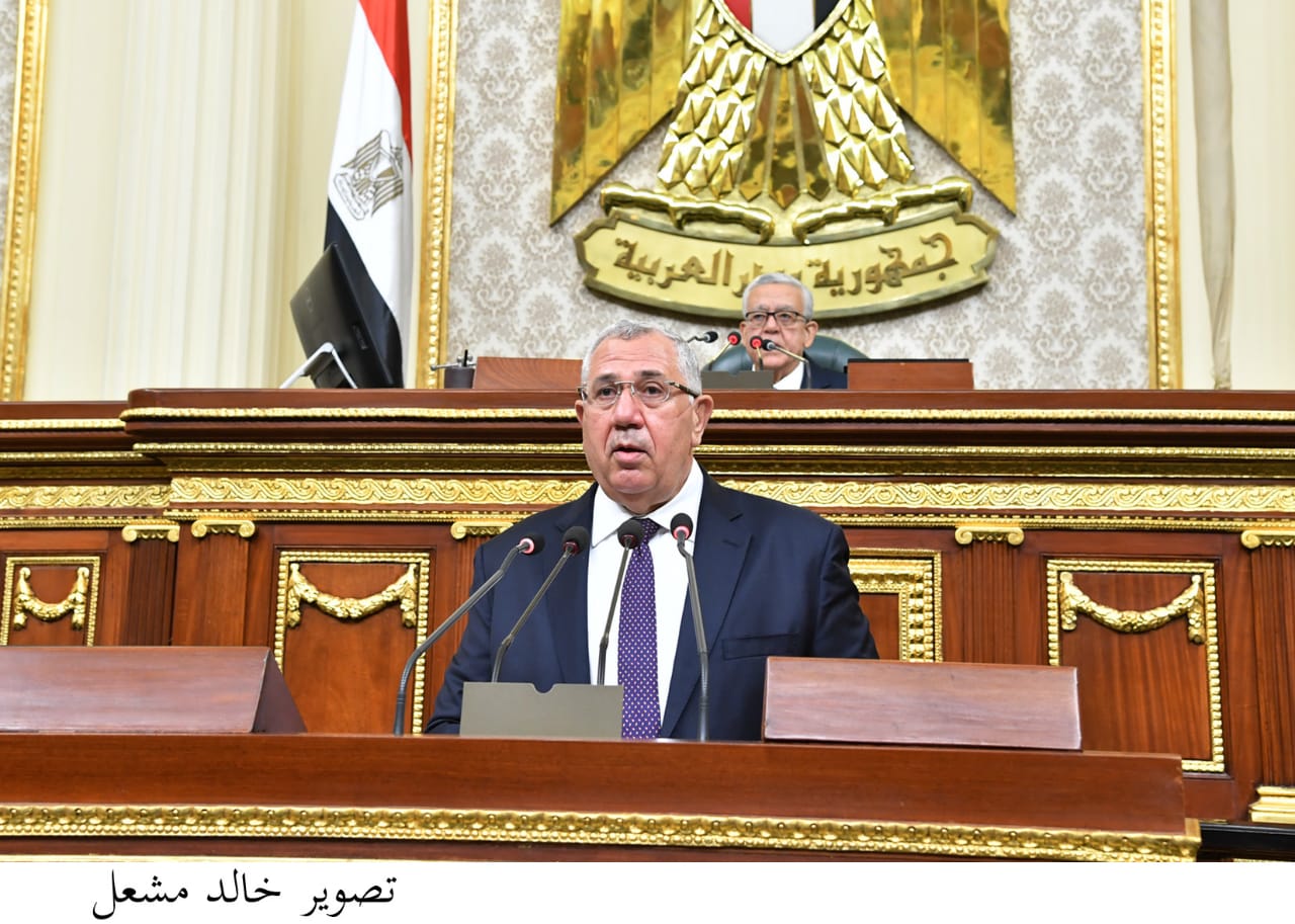  وزير الزراعة السيد القصير