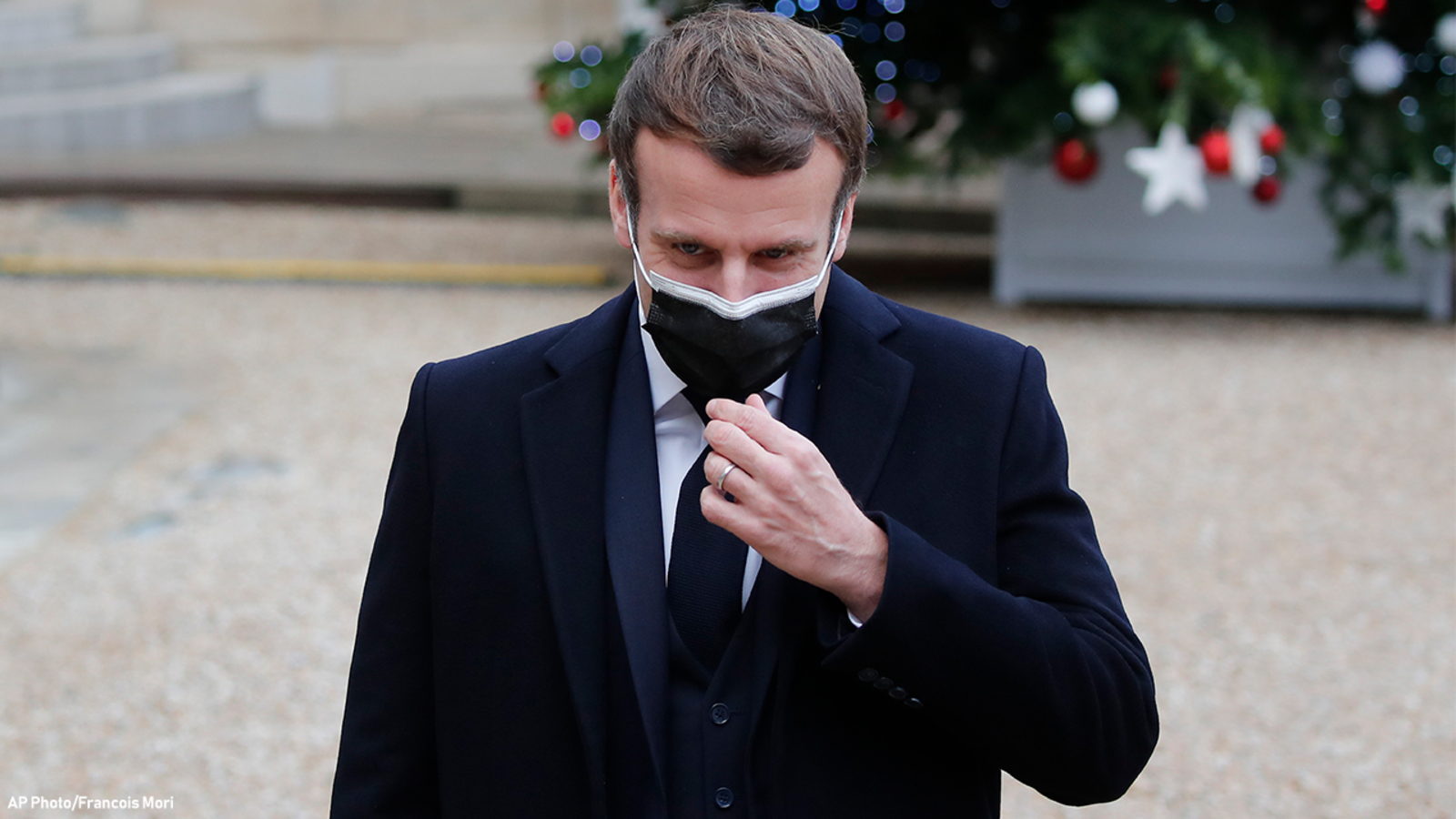 ماكرون يجري اتصالا بالرئيس الأمريكي جو بايدن الأحد