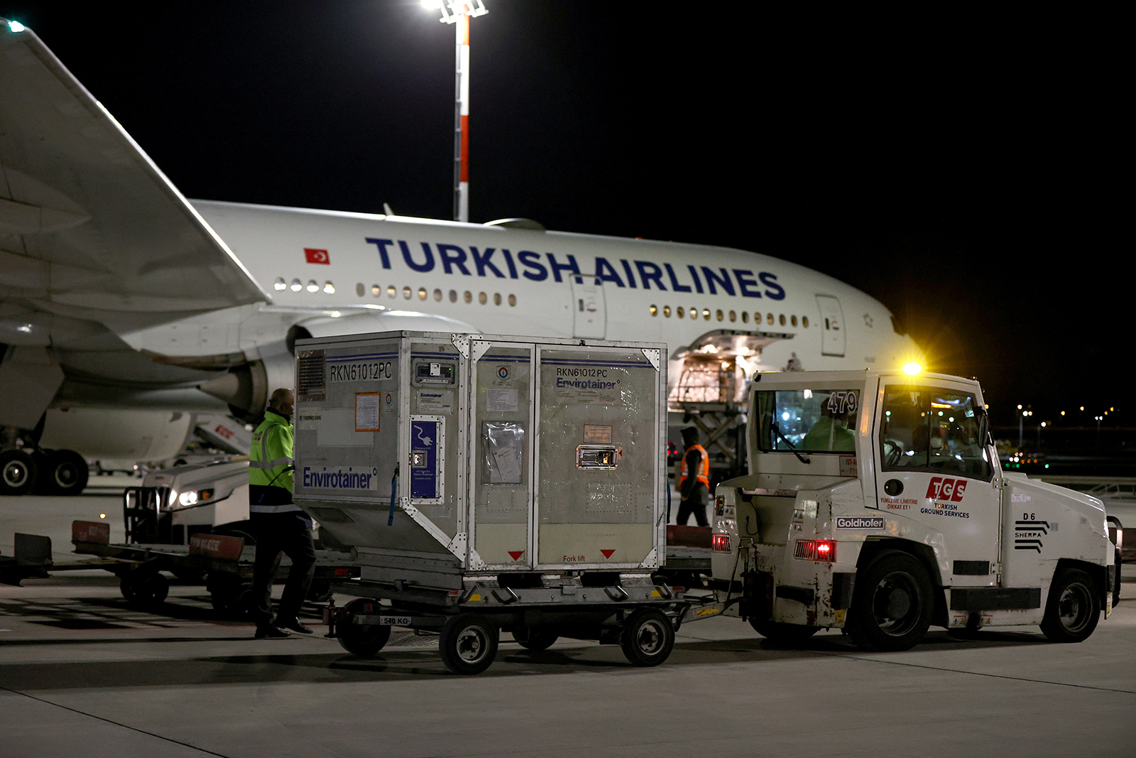 وصول دفعة لقاح كورونا الصيني 