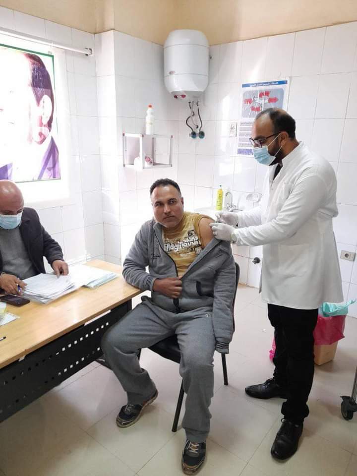 تلقي لقاحات كورونا