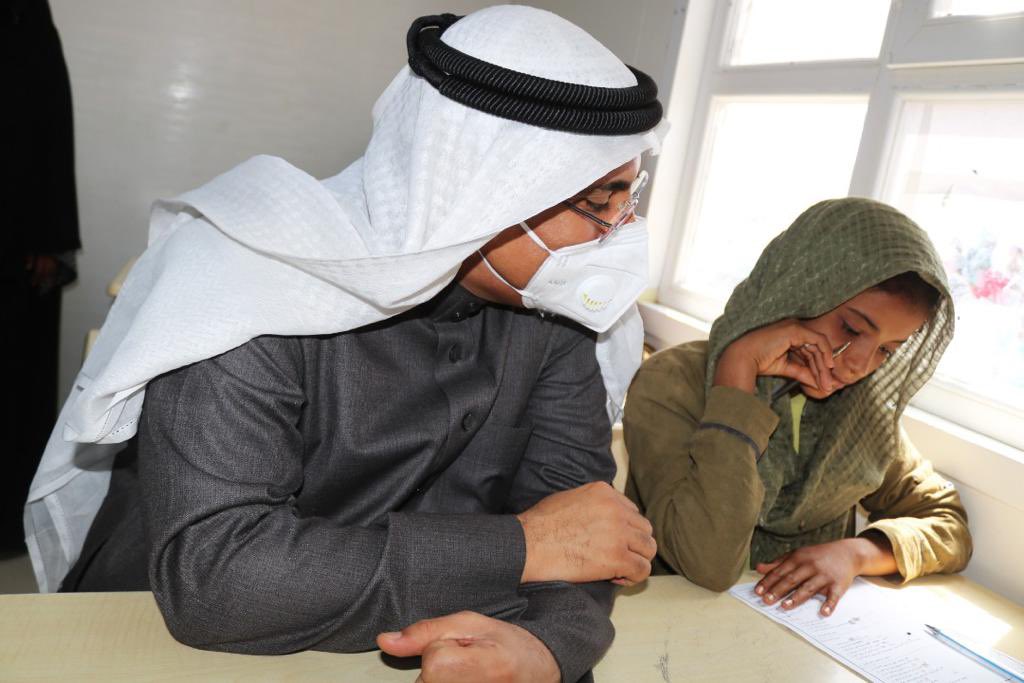رئيس البرلمان العربي يتفقد أحوال اللاجئين اليمنيين