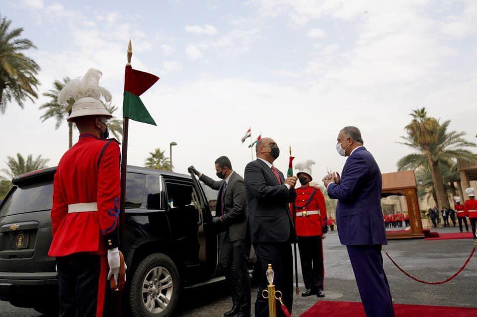 رئيس وزراء العراق يستقبل نظيره الأردني