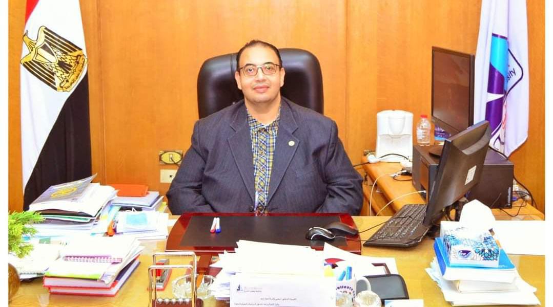 الدكتور يحيي زكريا 