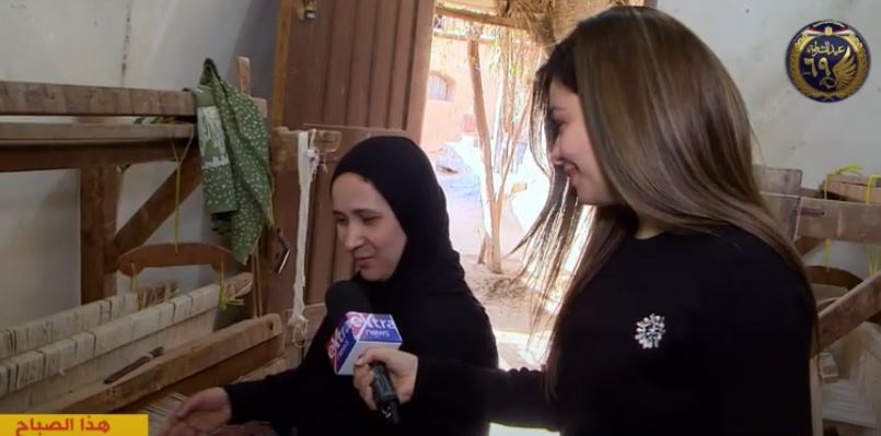  نادرة عبد الله ، ناسجة بـ مركز رمسيس ويصا للفنون بالحرانية