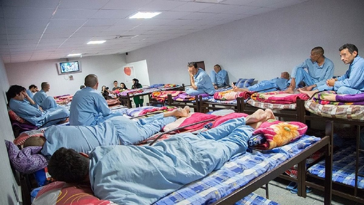 إيران تغلق مركز لعلاج المدمنين بعد اعتداء الشرطة على نزلائه