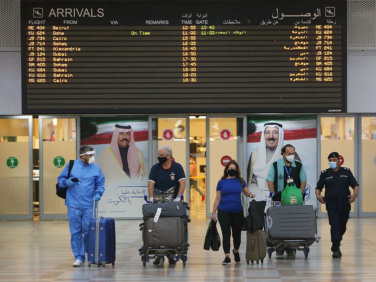 الكويت تعلن عن رسوم جديدة للقادمين والمغادرين