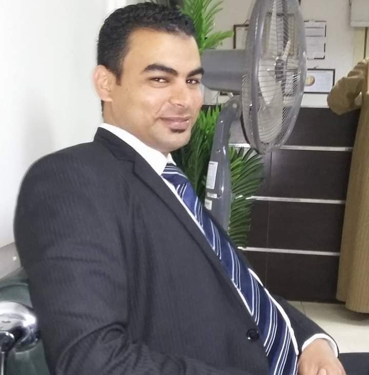 الدكتور أيمن السيد