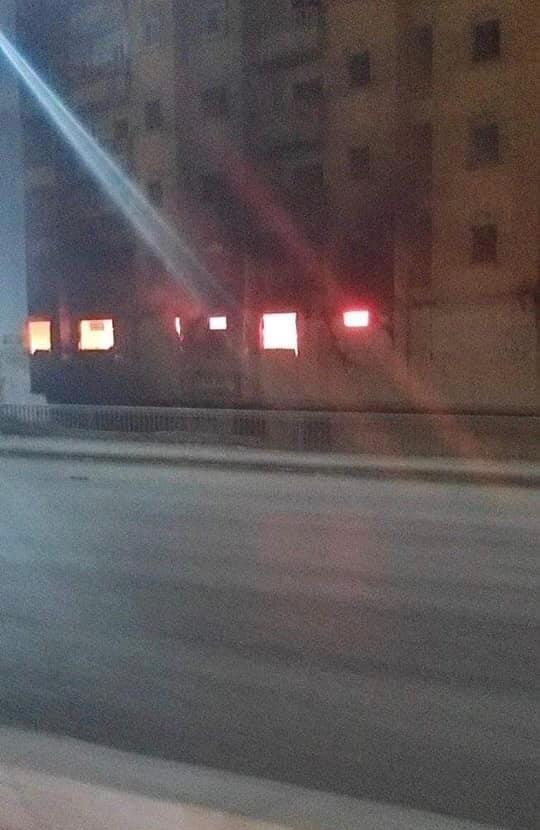 جحيم عقار فيصل.. استمرار اشتعال النيران بعد 30 ساعة من اندلا