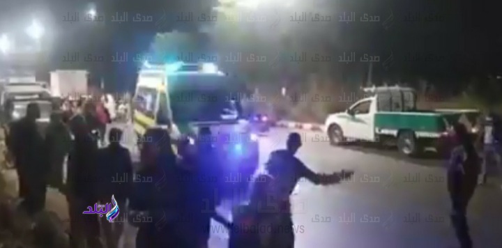  حادث إنقلاب ميكروباص على طريق المراغة