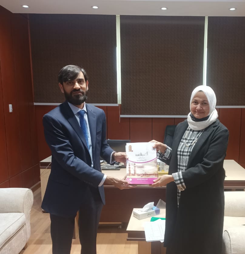 رئيس مركز تطوير الوافدين بالأزهر تستقبل مستشار سفارة باكستان