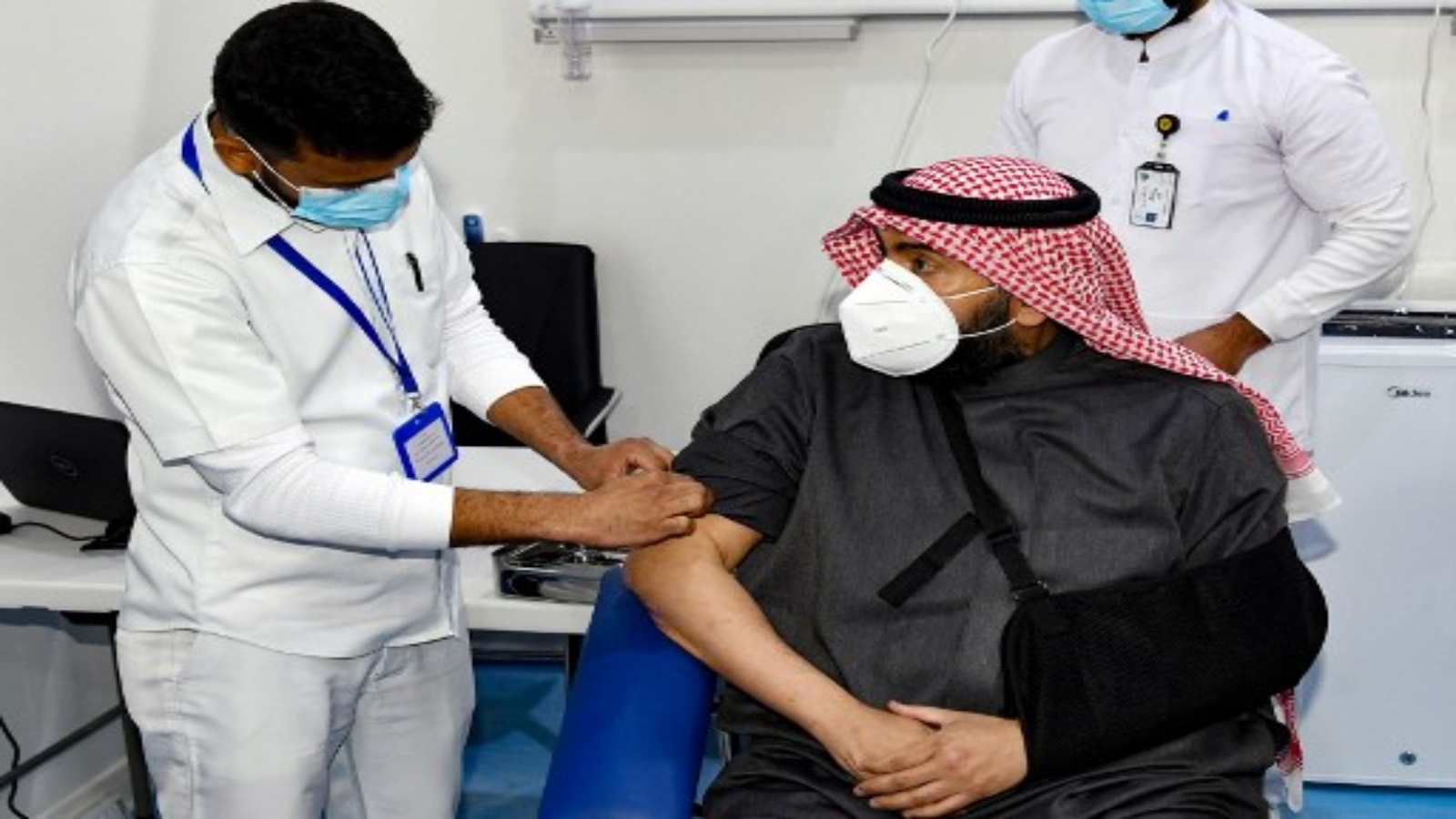 الكويت.. الكشف عن موعد بدء التطعيم بلقاح "أسترازينكا - أكسفو