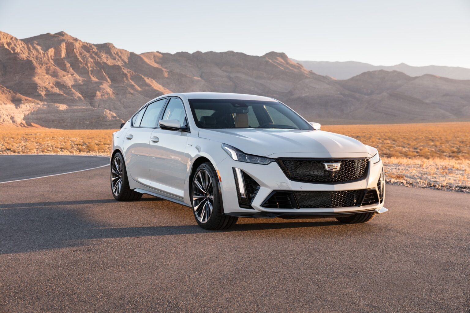 كاديلاك بلاكوينج cadillac blackwing ct5 v 2022  