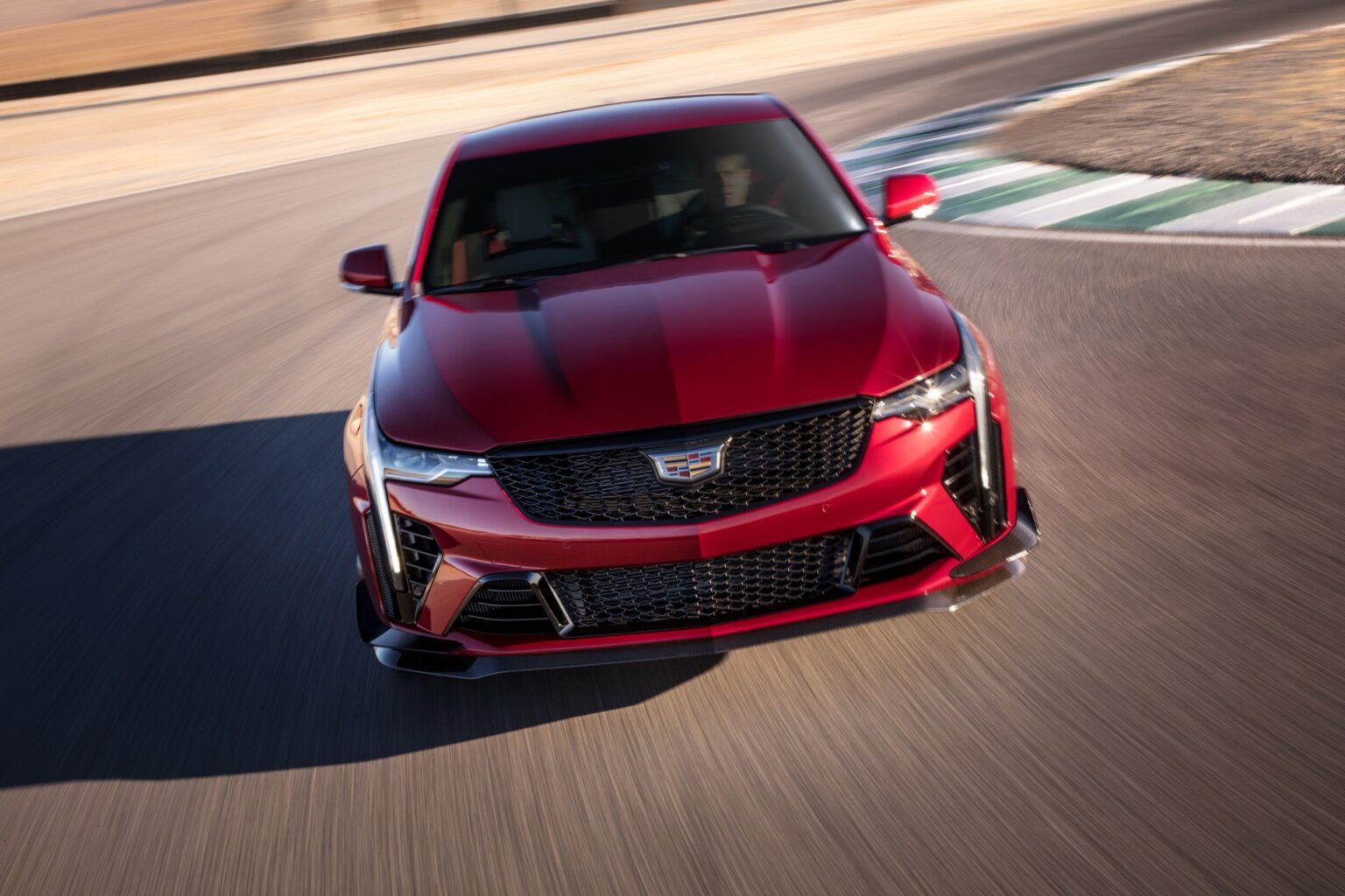 كاديلاك بلاكوينج CADILLAC BLACKWING CT4 V 2022