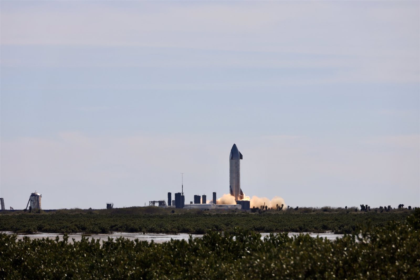 انفجار صاروخ "سبيس إكس" لدى هبوطه في تكساس