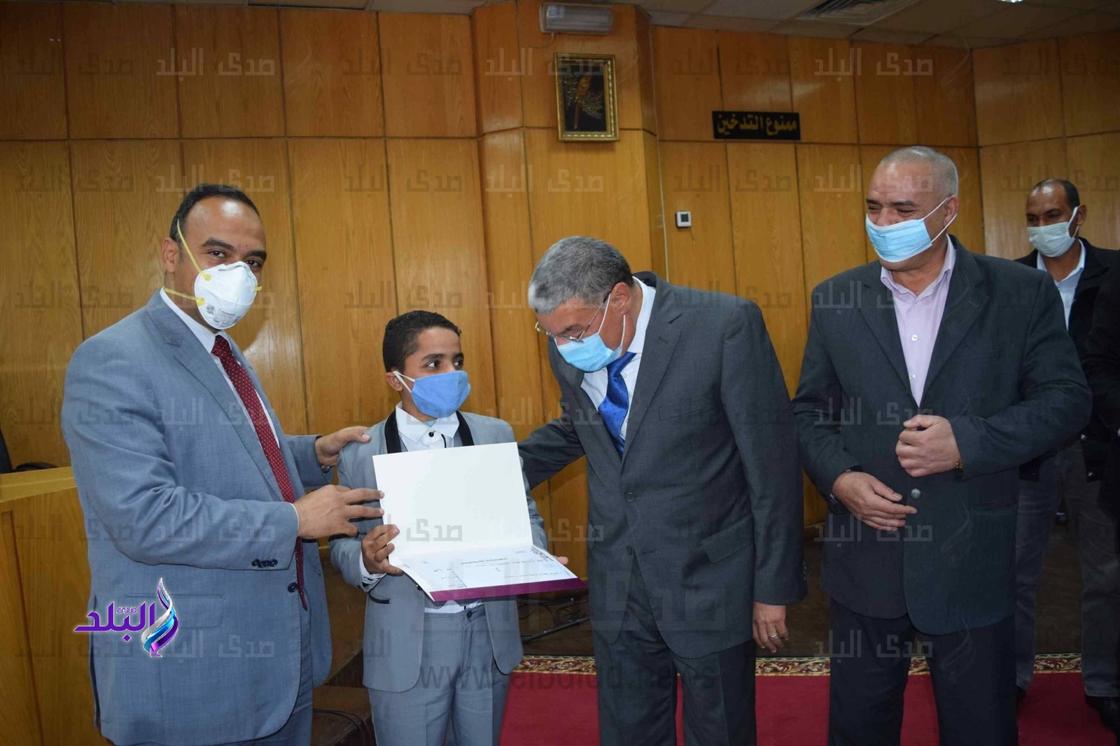محافظ المنيا يكرم الفائزين في المسابقة الدينية