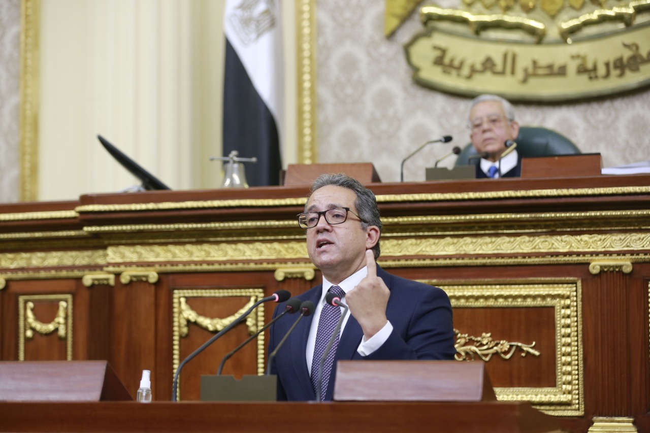 وزير السياحة والاثار 