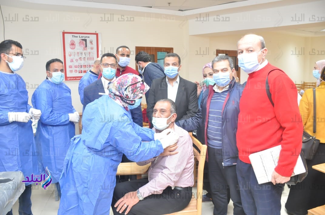 تطعيم الأطقم الطبية في جامعة كفرالشيخ