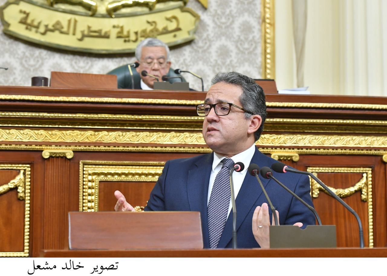 وزير السياحة والآثار الدكتور خالد العناني