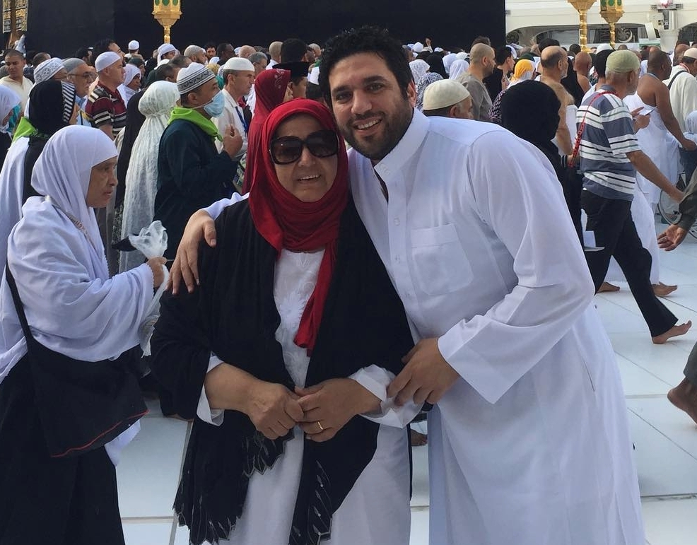 حسن الرداد ووالدته