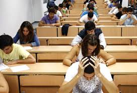 طلاب جامعات 