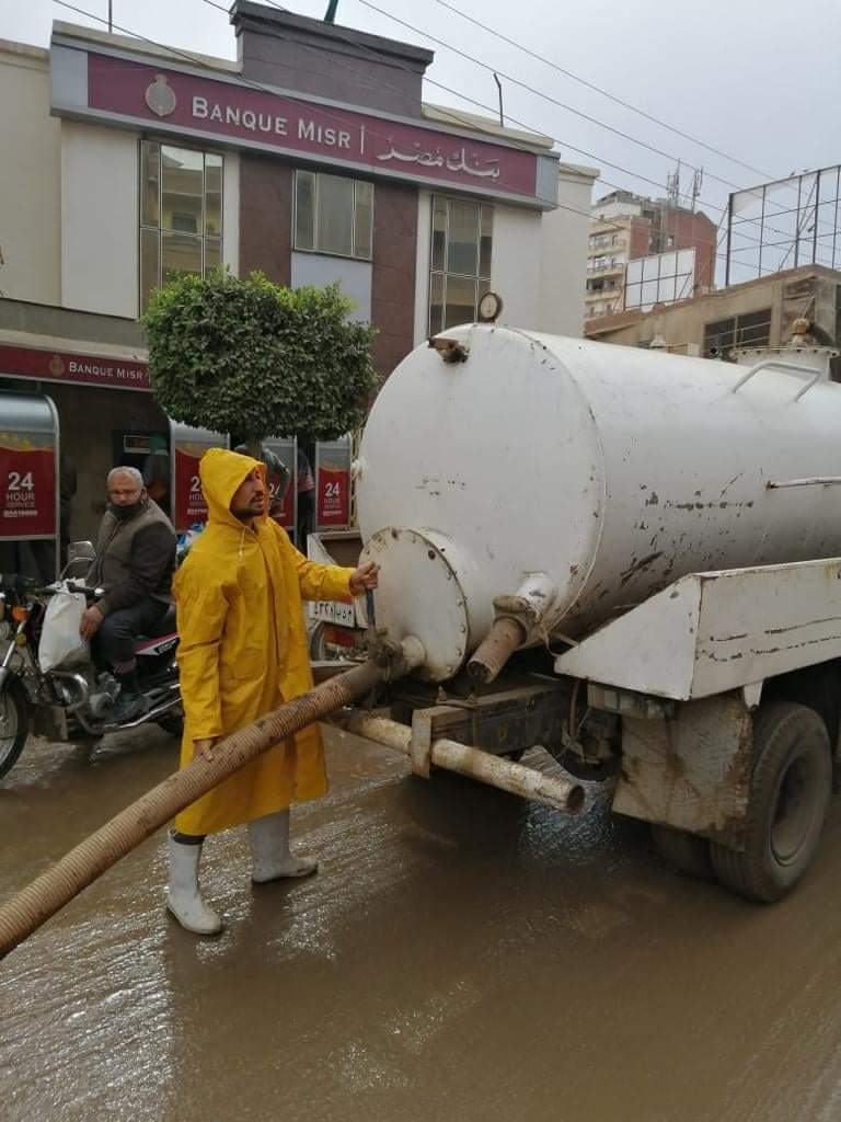 سقوط أمطار بالمنوفية وسيارات لشفط المياه من الشوارع