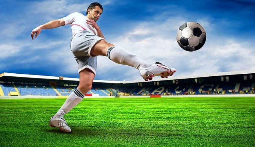 حكم لعب كرة قدم مقابل مال يدفع للفائز