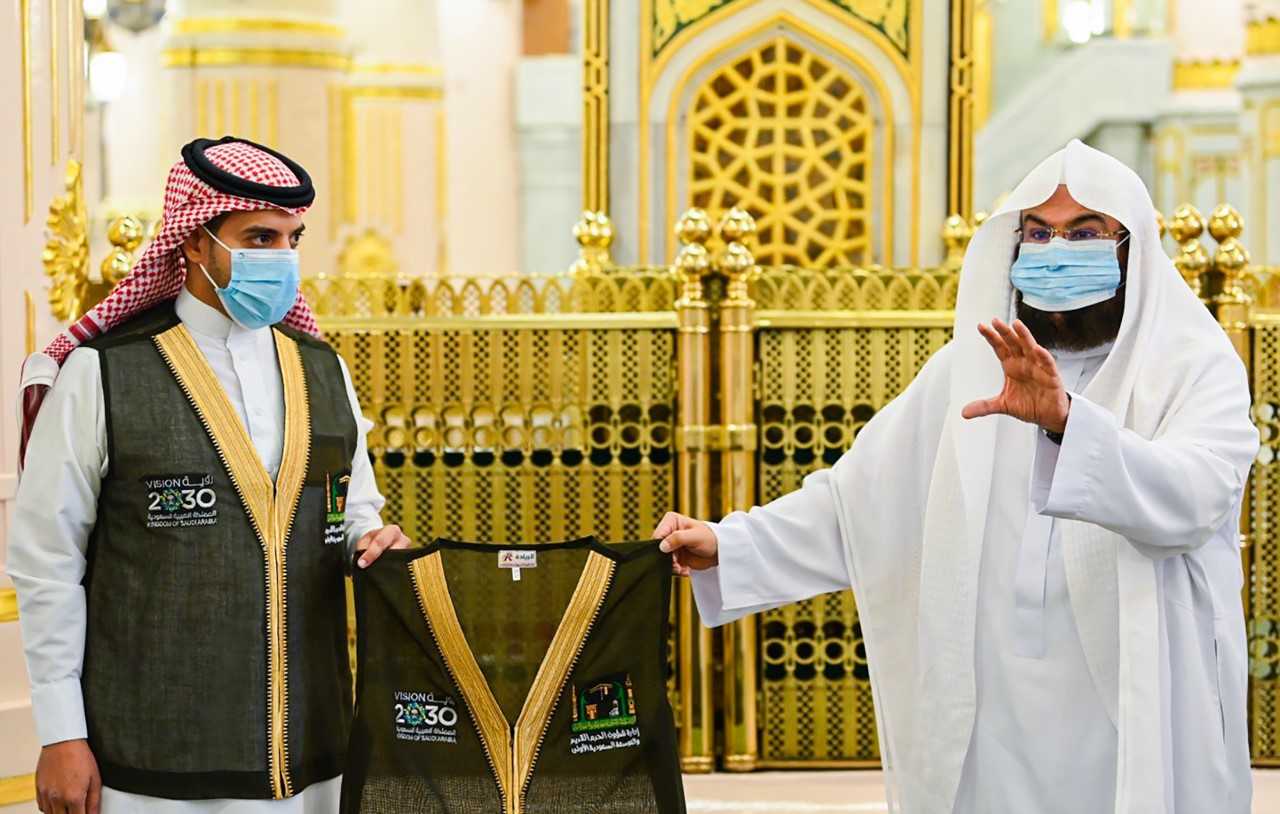 رئيس الحرمين الشريفين يحذر من التهاون في الاجراءات الاحترازي