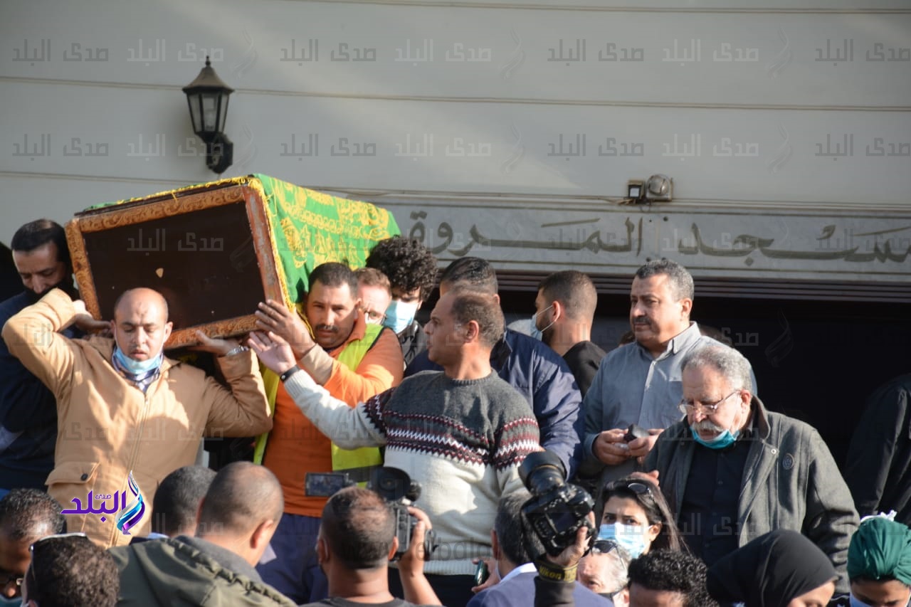 جنازة عزت العلايلي