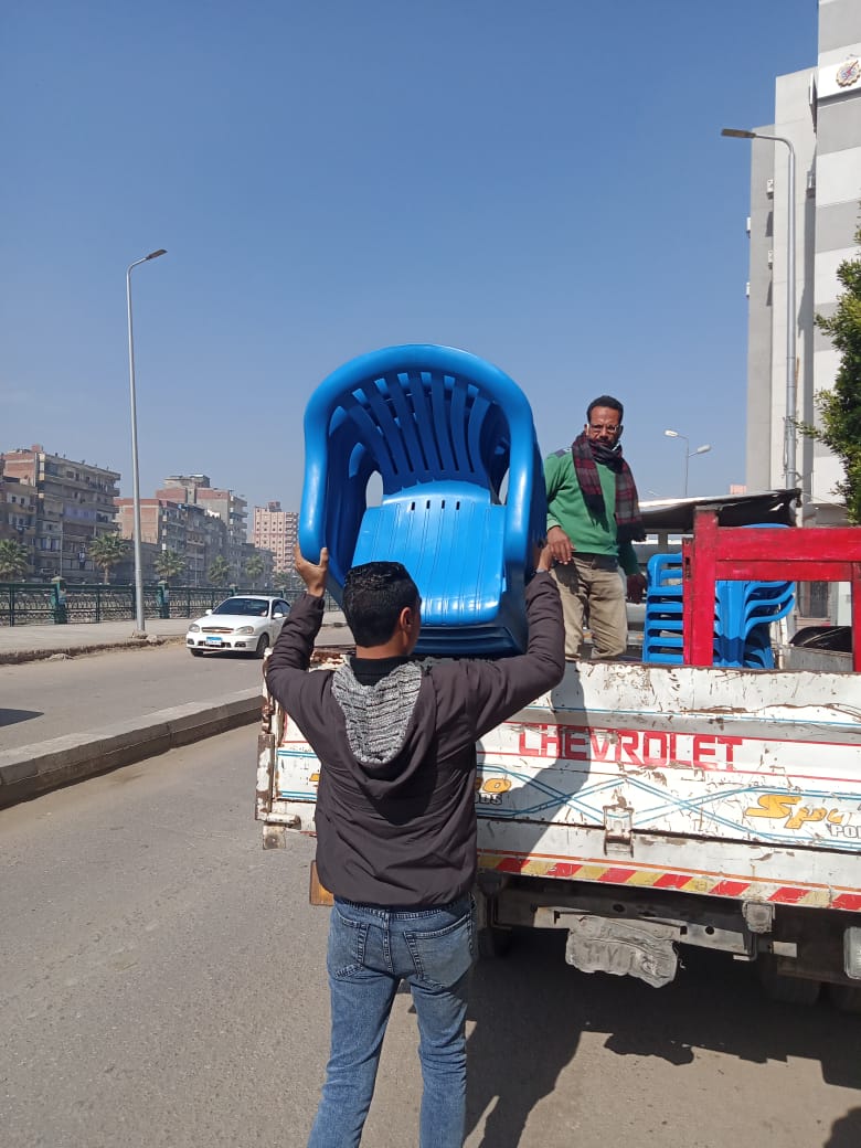 غلق وتشميع ٣ مقاهي مخالفة و إعدام ١٨ شيشه في البحيرة
