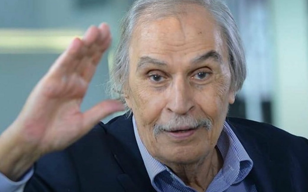 عزت العلايلى