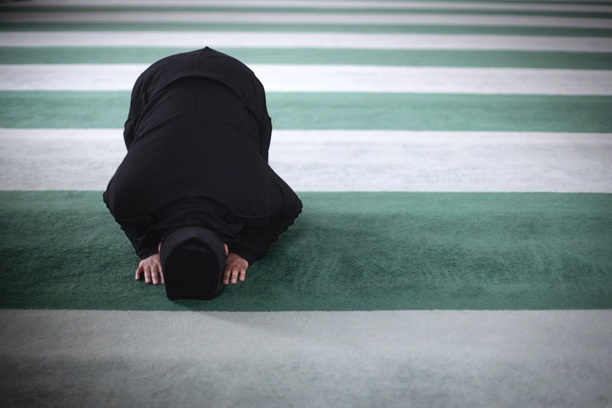 هل يجوز صلاة السنن جهرية أم كلها سرية؟ الإفتاء تجيب