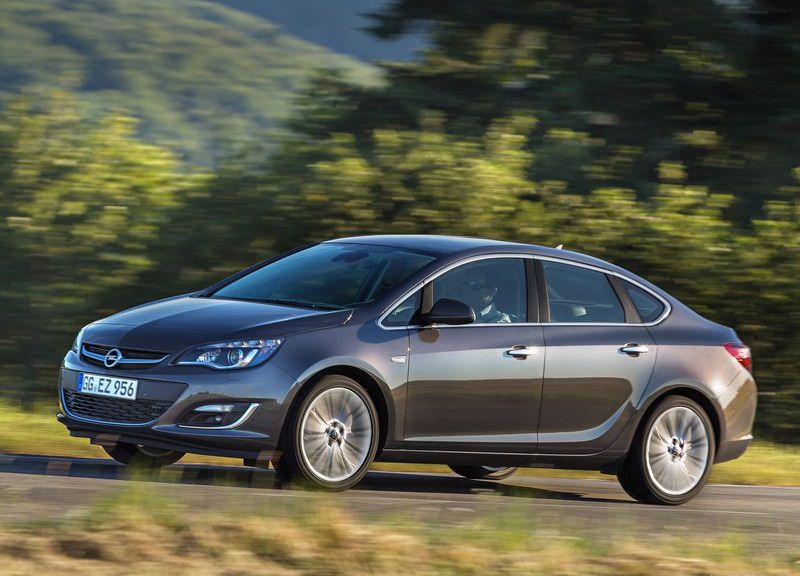 أوبل استرا 2013