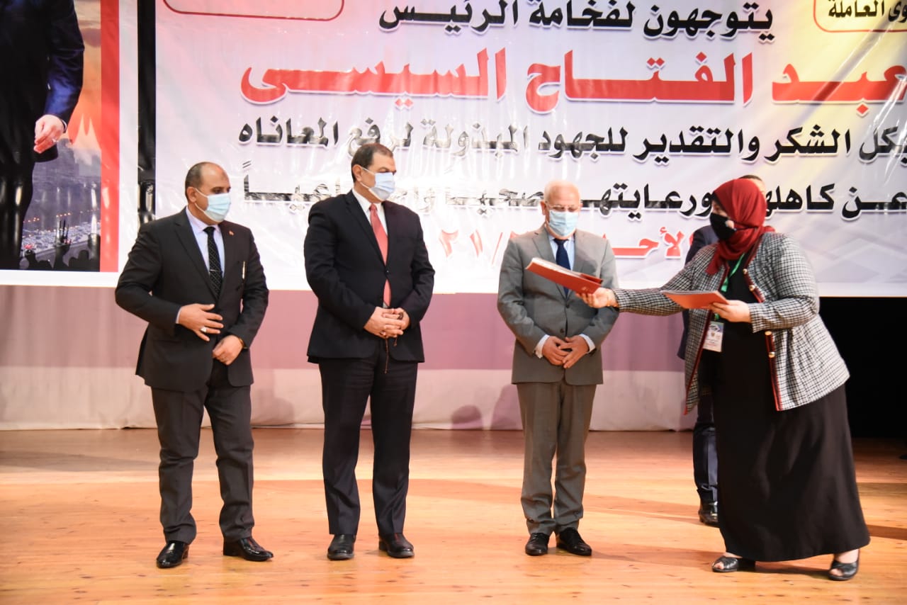 وزير القوى العاملة ومحافظ بورسعيد 
