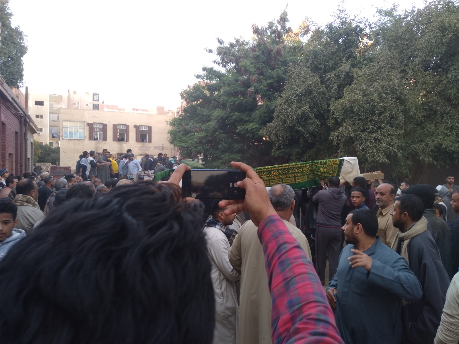 جنازة مهيبة لضحايا المنزل المنهار بجرجا