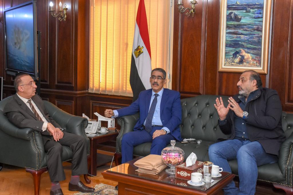 لقاء محافظ الاسكندرية بنقيب الصحفيين 