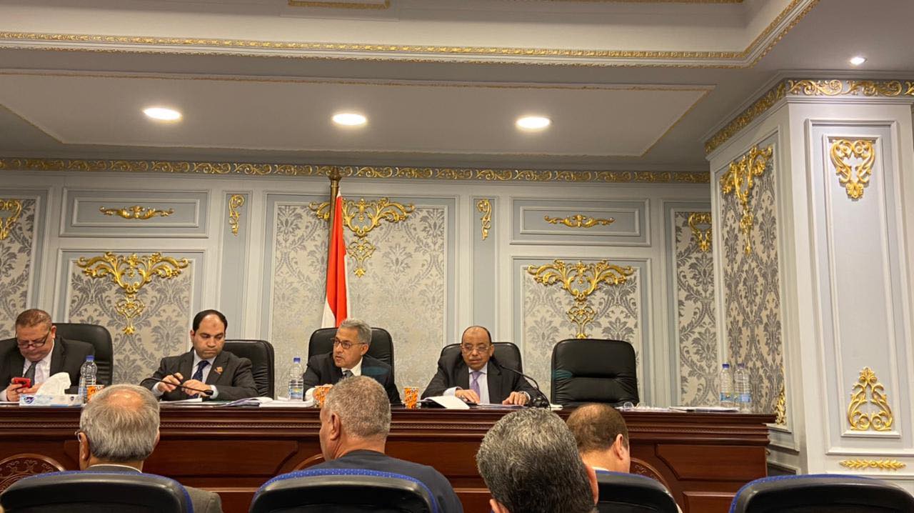 وزير التنمية المحلية داخل مجلس النواب