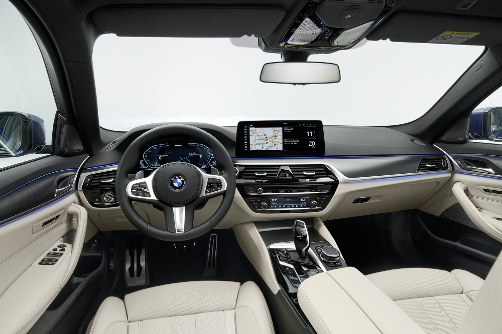 بي إم دبليو BMW 520i LCI 