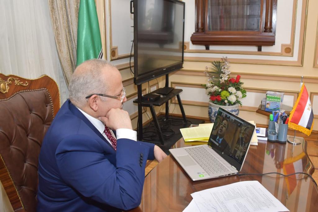 رئيس جامعة القاهرة 