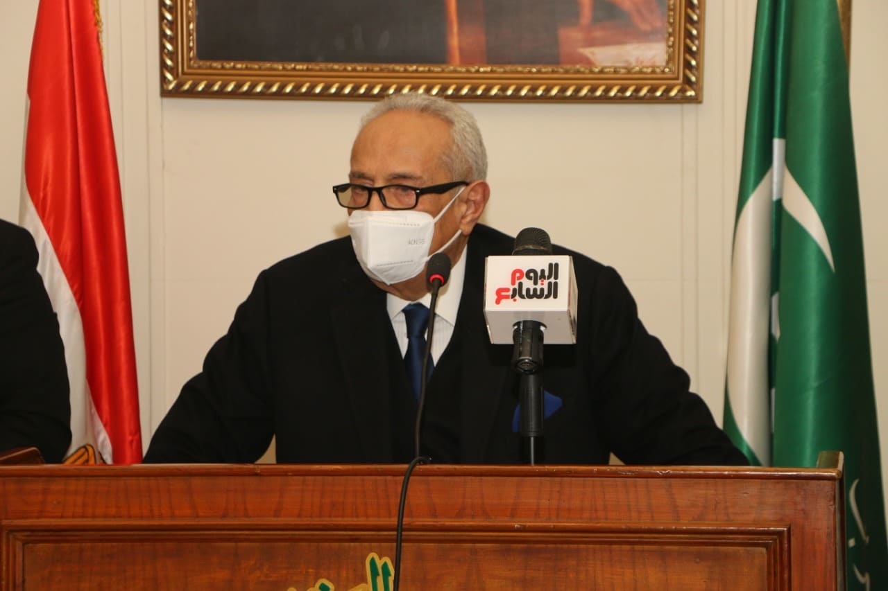 المستشار بهاء أبو شقة رئيس الوفد